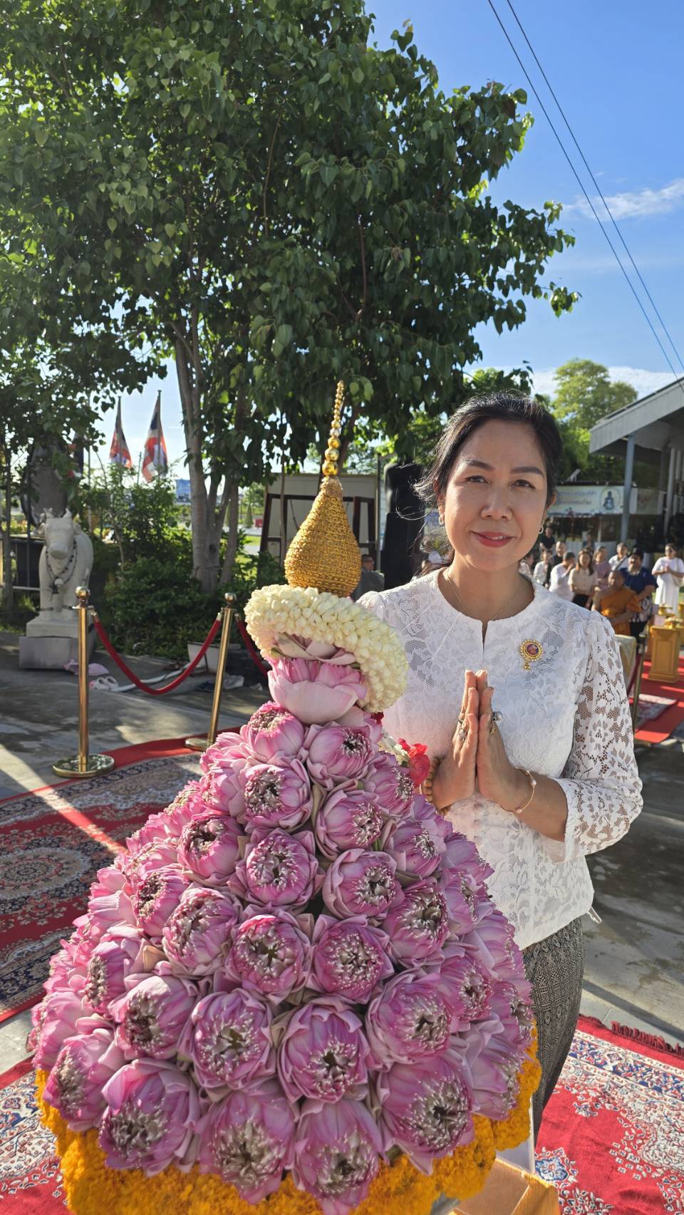 ทำบุญบูชาดอกบัวประจำทุกวันพระ รูปที่ 4